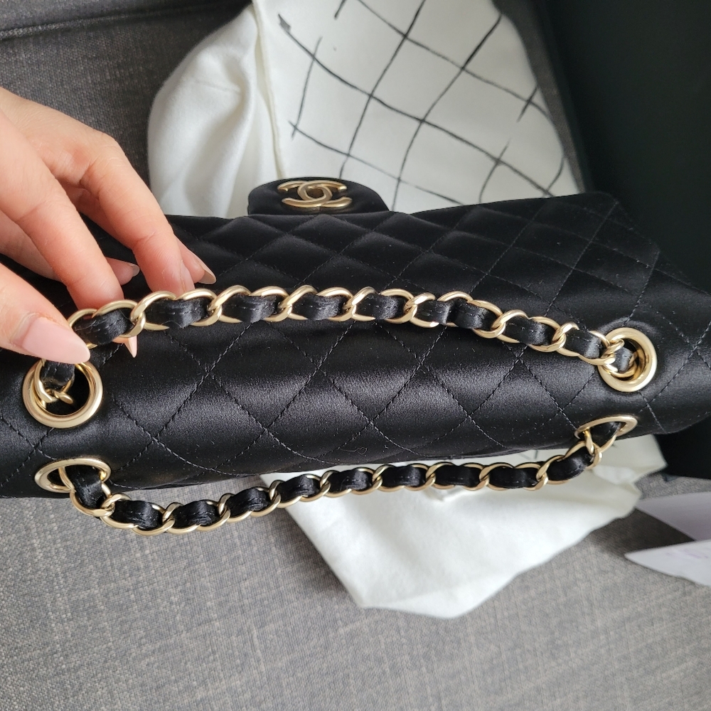 Chanel Medium Classic Double Flap - Picture 9 of 13